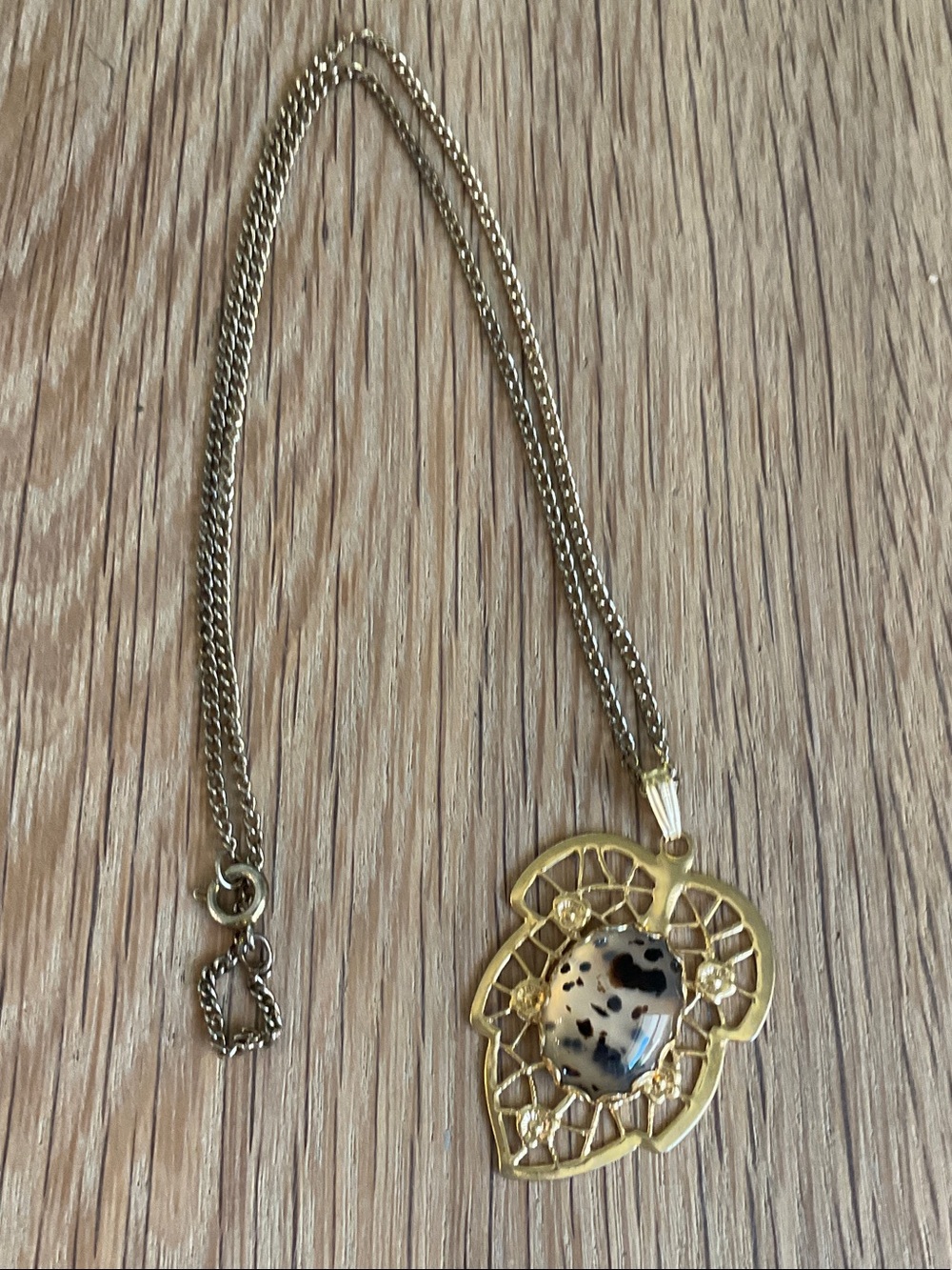 Gold-Tone Leaf Pendant Necklace with Speckled Lucite  Stone